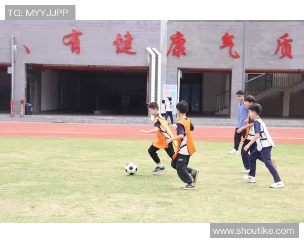 足球明星子女精彩表演瞬间展现童趣与才华的完美结合